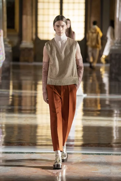 Look 61